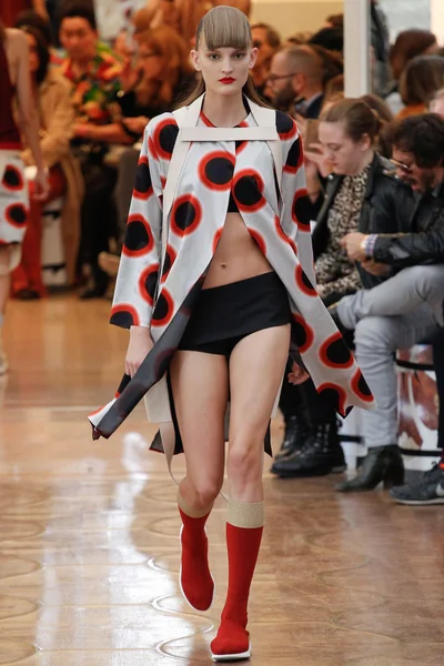 Look 22